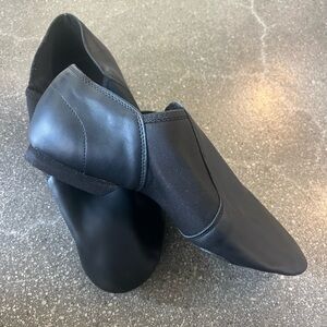 Stelle Jazz Shoes- Black NWT